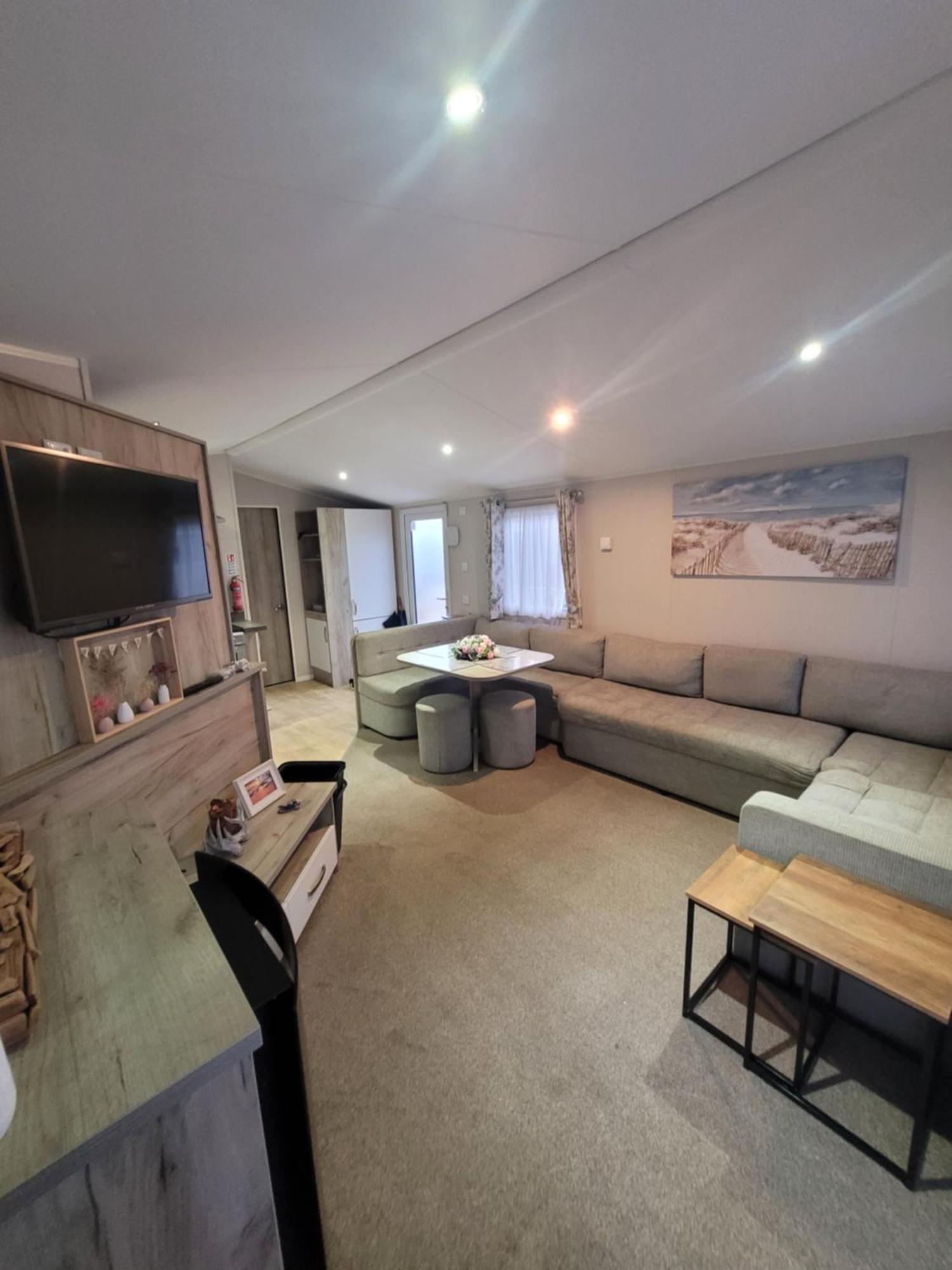 A22 Unity Beach Holiday Resort Unity Brean Sleeps 8 People 3 Bedrooms 1 Pet Stays Free Berrow Extérieur photo